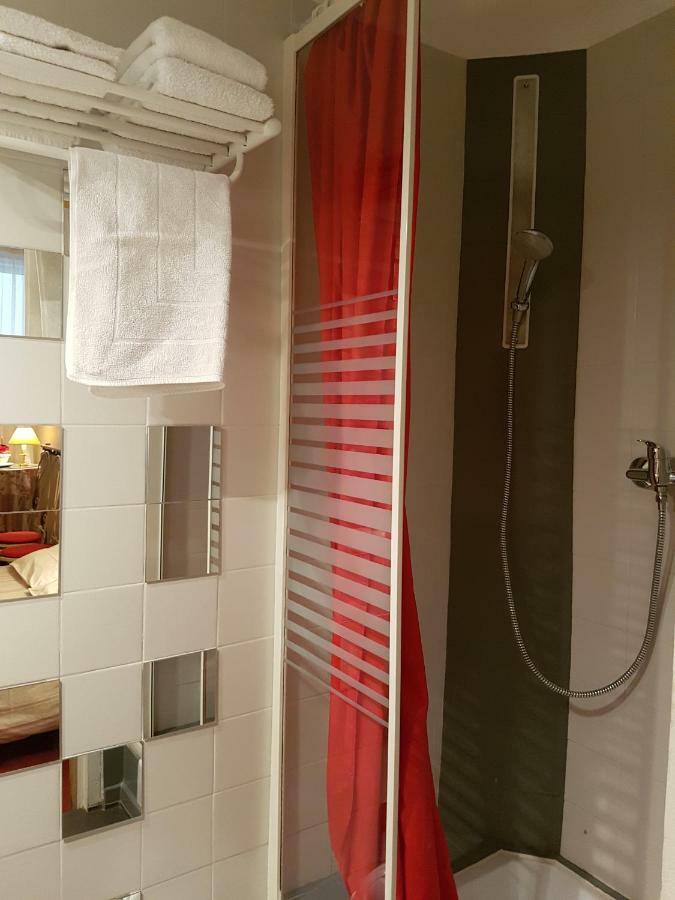Hotel Du Centre 卢德 外观 照片